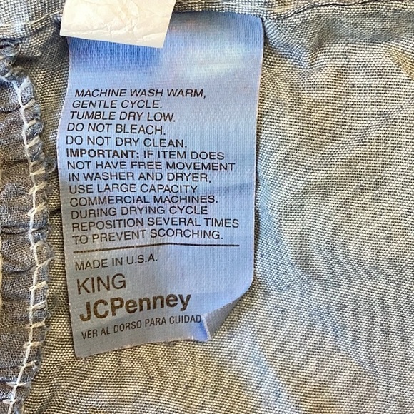 FINAL SALE PRICE King Size Gray Eyelet Scallop Edge Dust Ruffle - Picture 2 of 6